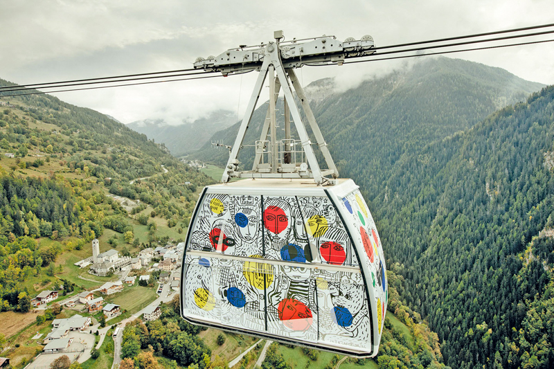 Двухэтажный горнолыжный подъёмник во Франции